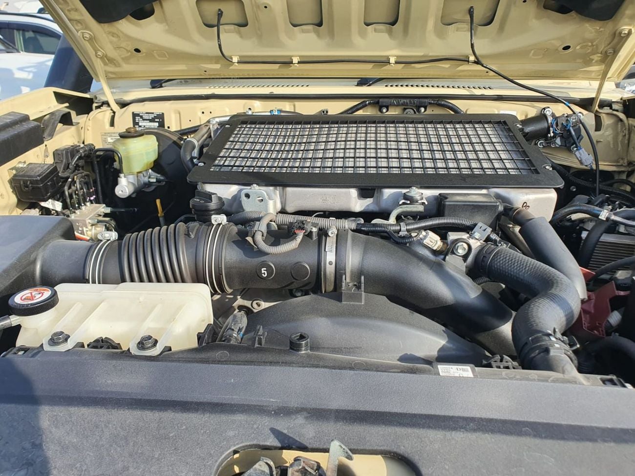 Toyota Land Cruiser Pick Up Heavy Duty Double Cabin Pickup RHD 4.5L 1VD-FTV V8 Diesel Engine Manual Transmission 4WD 5 Seats 4 D