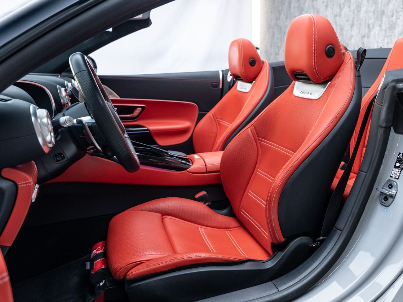 مرسيدس بنز SL 43 AMG رودستر اشترِ الآن، وادفع في عام ٢٠٢٧ | معيار بلاك لاين | ضمان مرسيدس ٢٠٣٠ + عقد خدمة، دول مجلس التعاون الخل