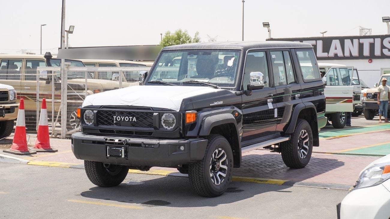 Toyota Land Cruiser 70 LC76 LX LX 4.0L V6 A/T