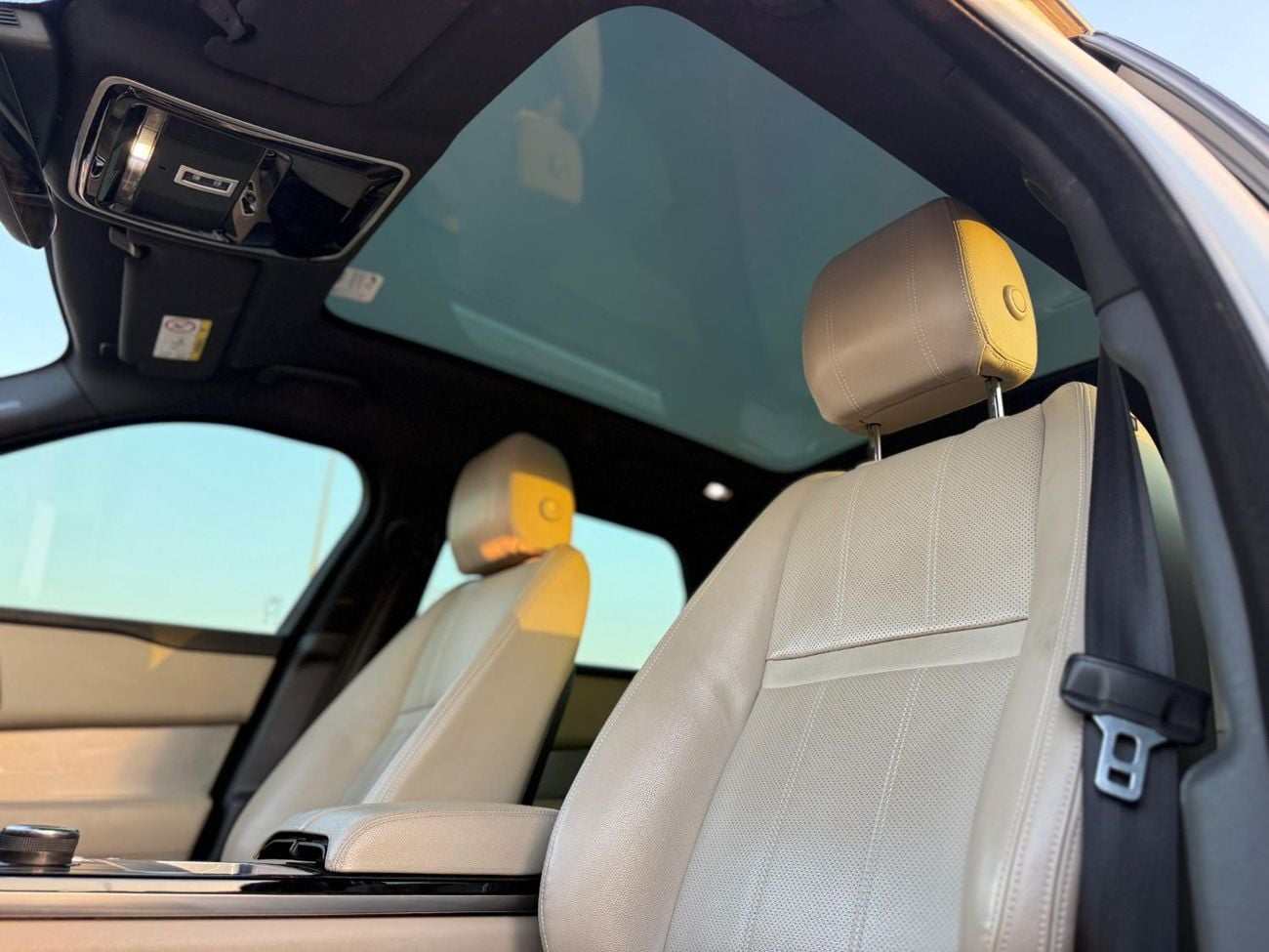 Land Rover Range Rover Velar P250 R-Dynamic SE 2.0L