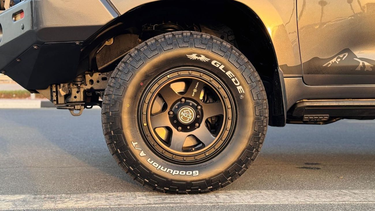 تويوتا لاند كروزر HEAVY OFF-ROAD MODIFIED | 4.5L DIESEL | RHD | AUTOMATIC | BULL BAR + RHINO RACK + SNORKEL