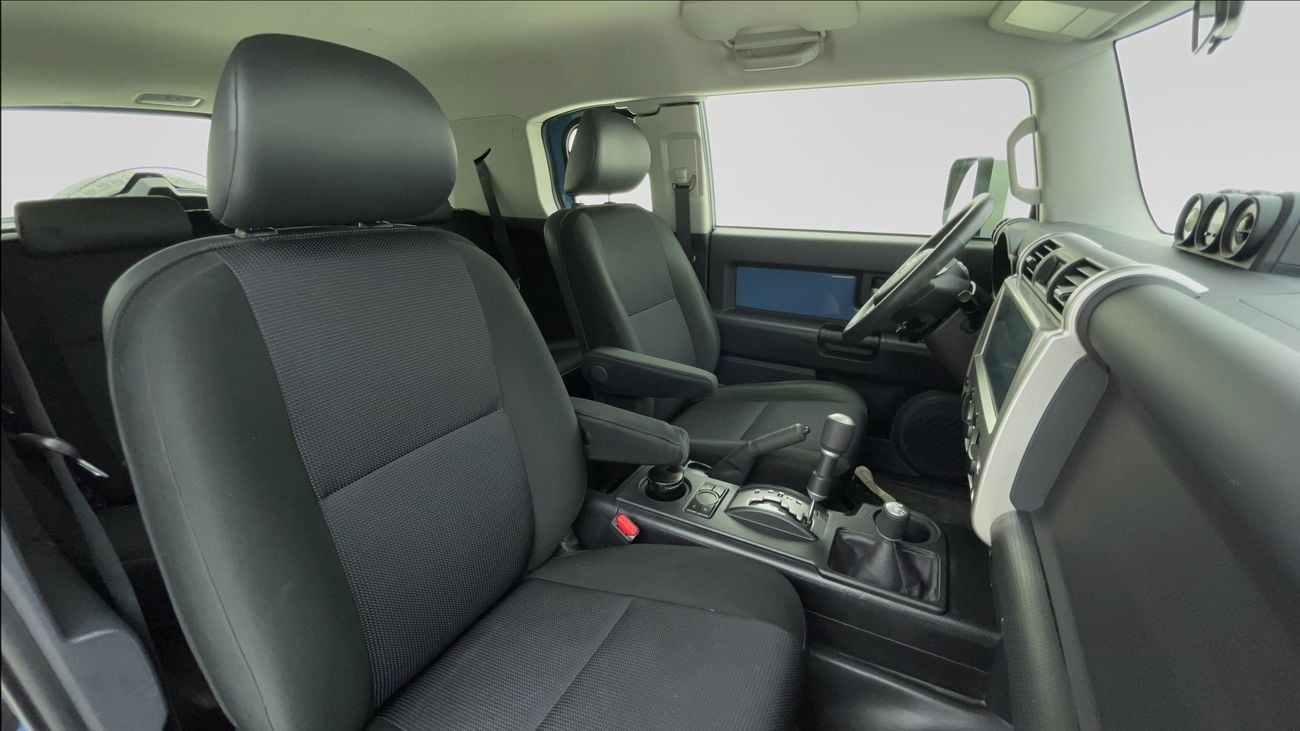 Toyota FJ Cruiser GXR 4.0L A/T 2022 GXR | AED 1863/Month | 0 DP | 30 Day Return | Warranty | Service History