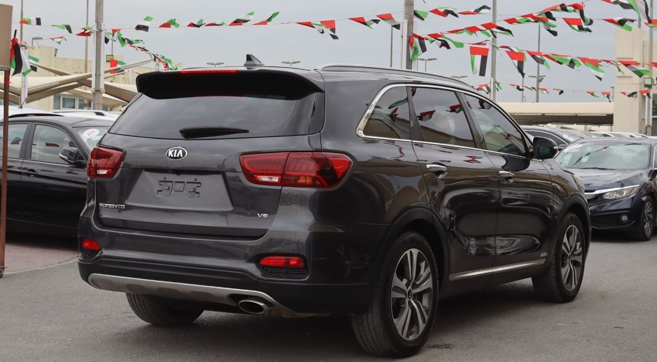 كيا سورينتو كيا سيرانتو 2019 - خليجى - بدون حوادث - محرك 3.3L  - فل أوبشن - 4WD -عدد 7 مقاعد - بحاله ممتازه