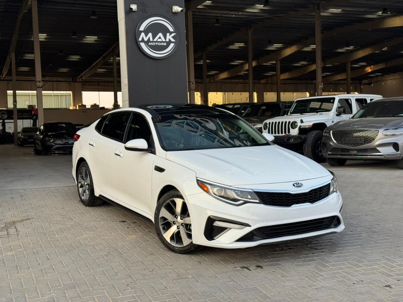 Kia Optima Si 2.4L 2.4L V4 / PANORAMIC SUNROOF / LEATHER / ROAD ASSIST / RIMS / IN PERFECT CONDITION
