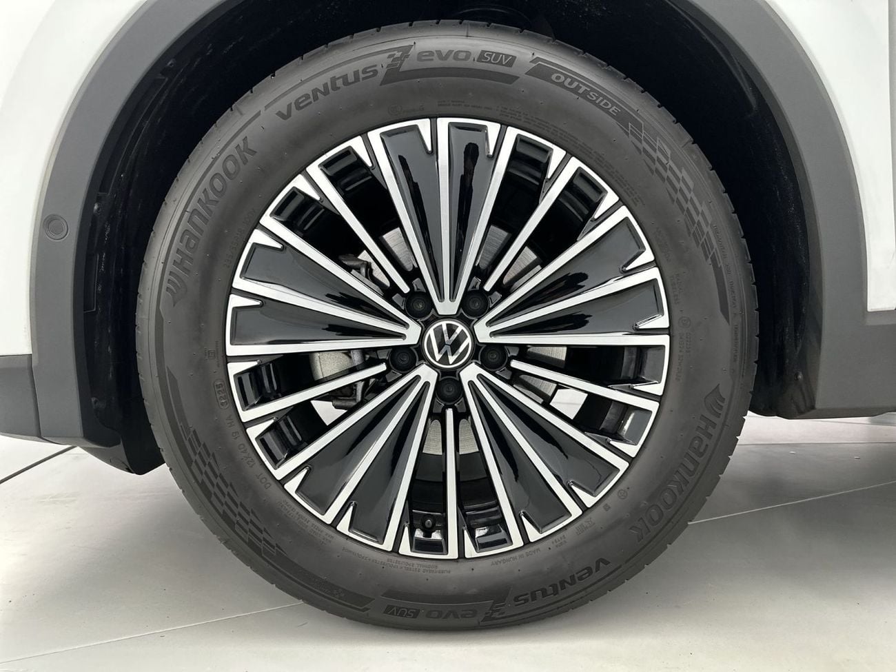 فولكس واجن تيجوان 1.4L | Panoramic Sunroof with Leather Seats  | VW Certified | GCC Specs