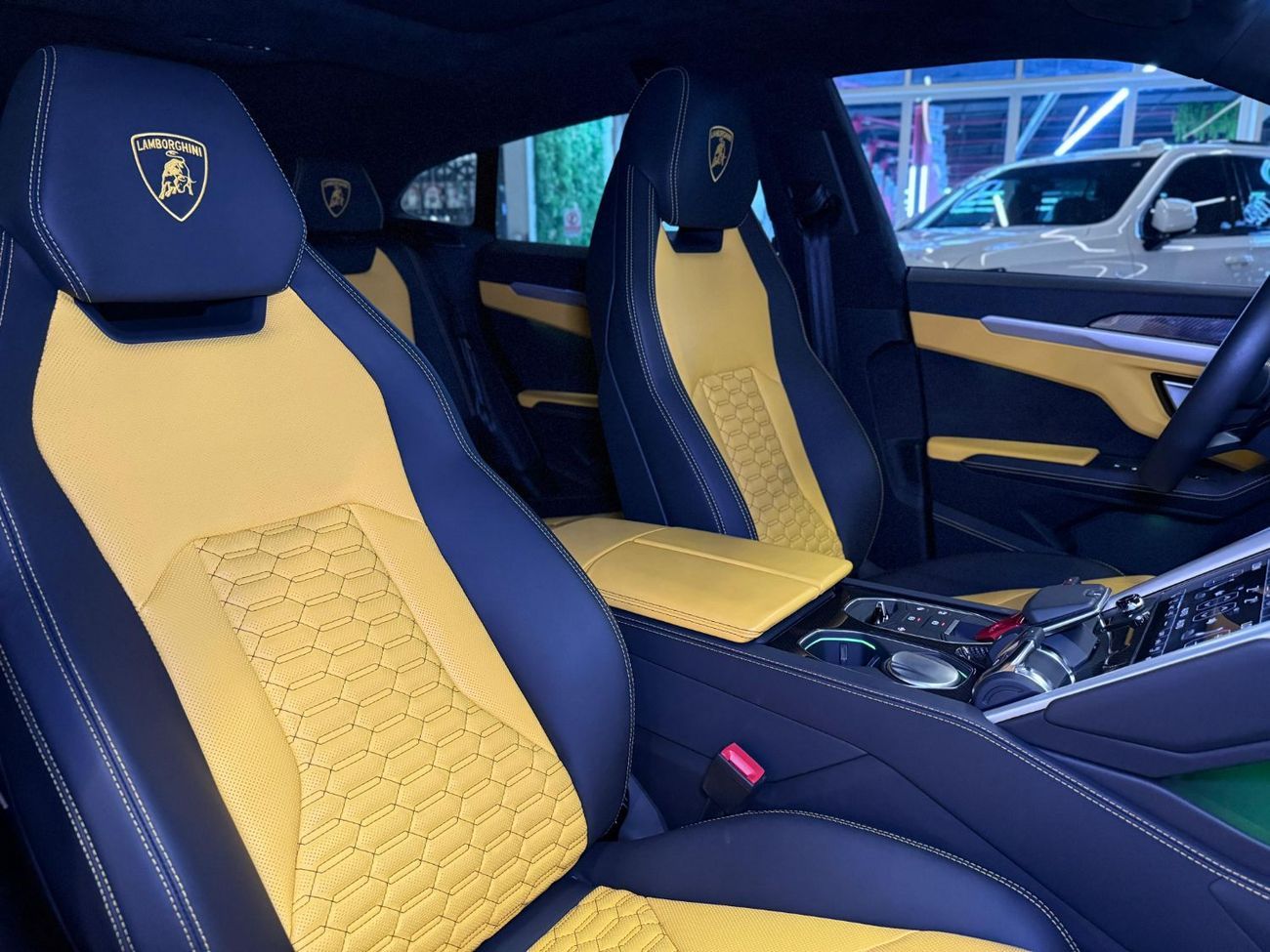 لامبورغيني اوروس STD 4.0T V8