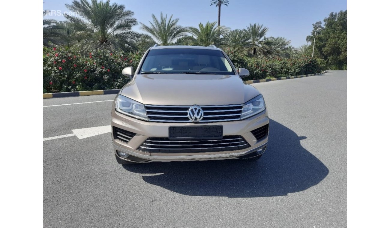 Volkswagen Touareg R-Line Volkswagen Touareg V6 2016 GCC specifications