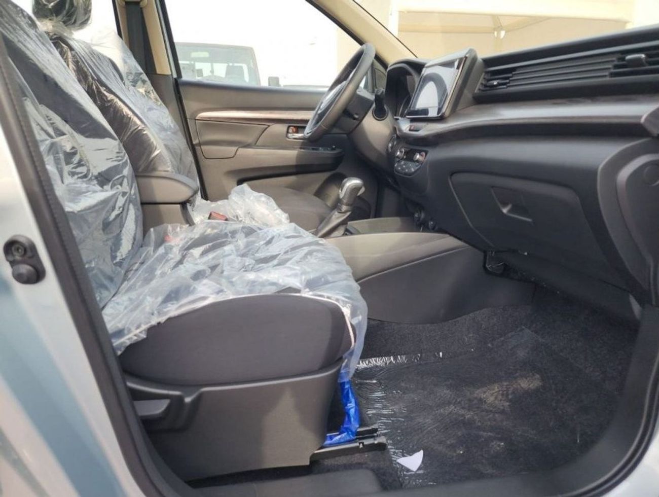 Suzuki Ertiga Suzuki ERTIGA 1.5L Petrol, SUV, FWD, 5Doors Color Silver Model 2024