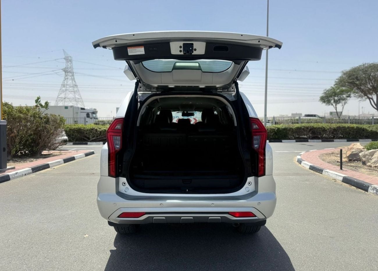 Mitsubishi Montero Sport 2024 | 2.4L DIESEL ENGINE | AT | RHD | 4WD | PUSH START ENGINE | ELECTRIC SEAT