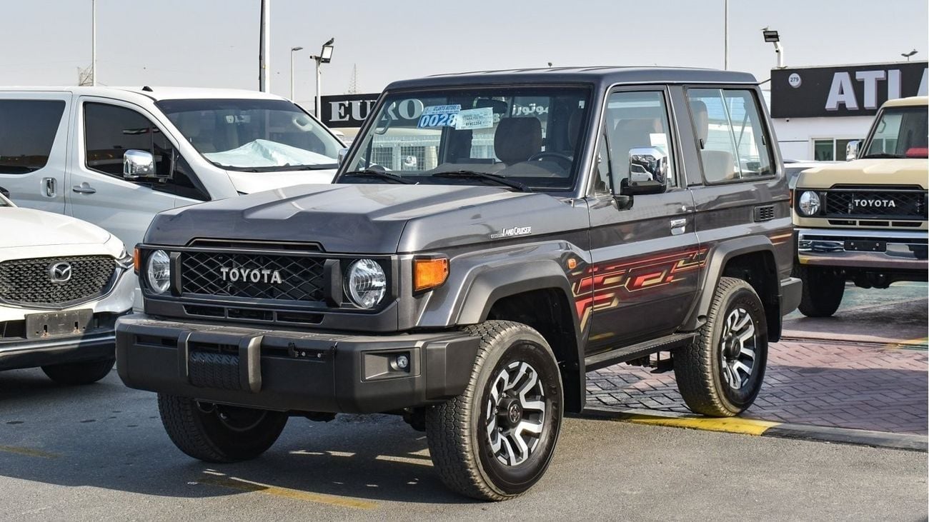 تويوتا لاند كروزر 70 4.0L V6 Petrol A/T