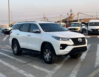 Toyota Fortuner 2025 Toyota Fortuner 2.7L V4 - AWD 4x4 - Rear Sensor - Gcc Specs - 27000 km