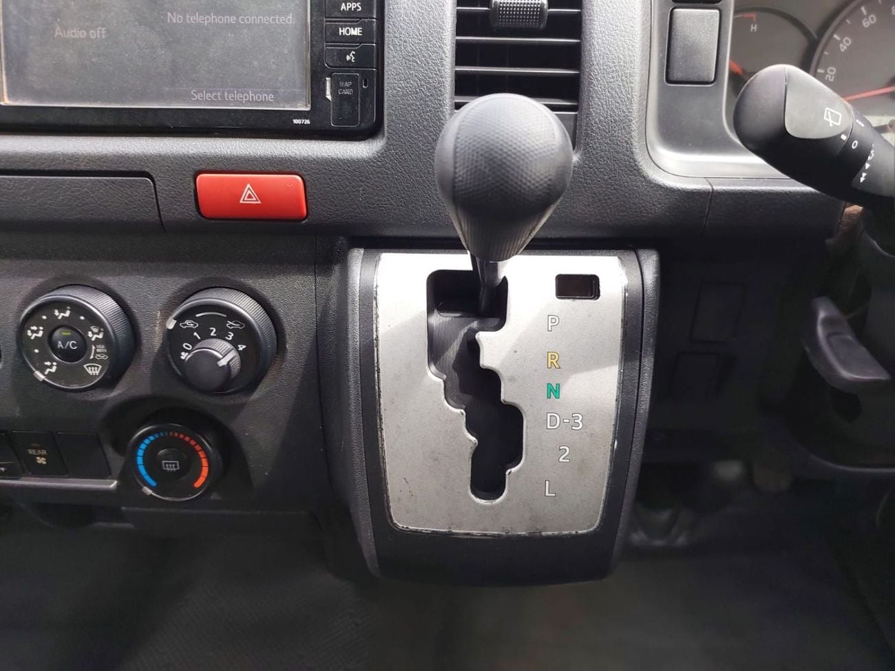 Toyota Hiace TOYOTA HIACE COMMUTER VAN RHD 2018 MODEL 3.0 L DIESEL AUTOMATIC(PM36297)