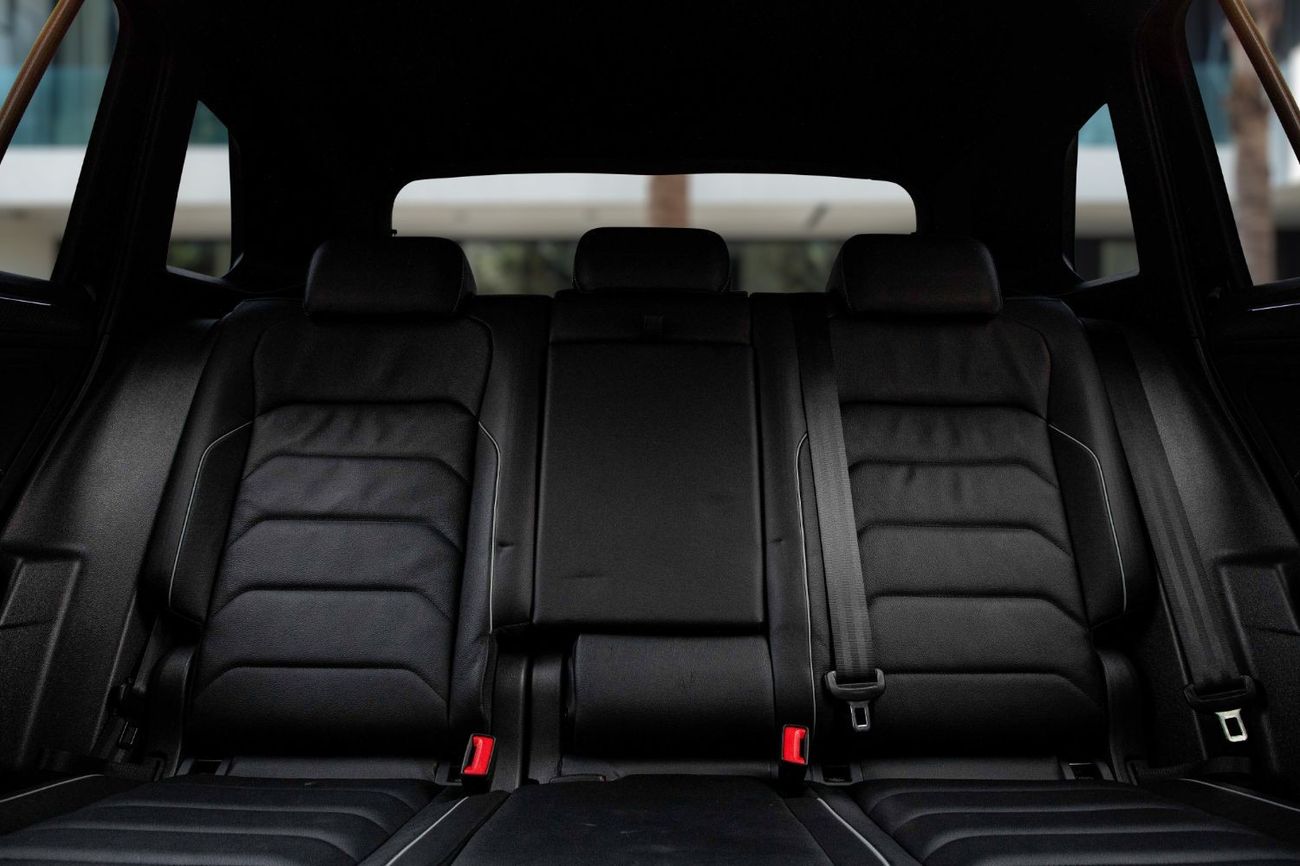 Volkswagen Tiguan R LINE | 2,742 P.M  | 0% Downpayment | Agency Warranty!