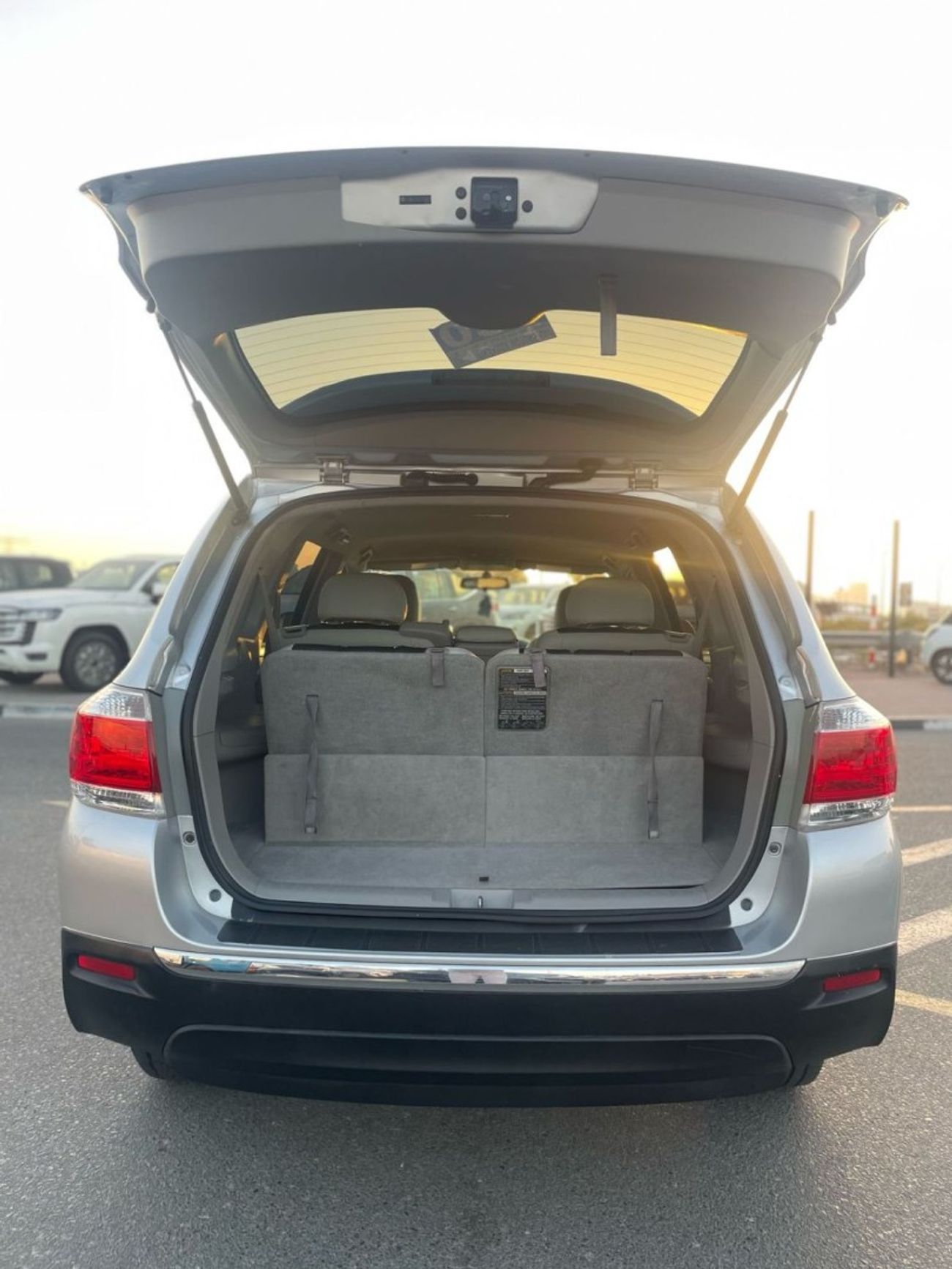 Toyota Highlander 2012 Toyota Highlander – 3.5L V6 – Mid Option – AWD – USA Specs