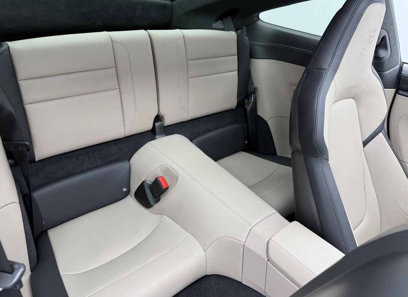 Porsche 911 *Brand New* 2025 Porsche 911 Carrera 4 GTS, 2026 Porsche Warranty, Fully Loaded, Delivery Kms, Euro