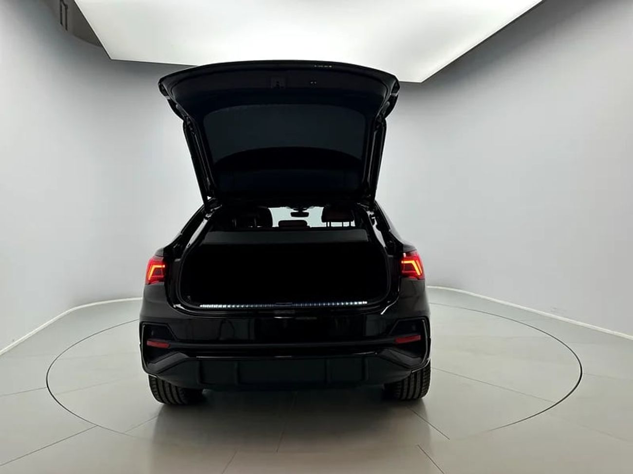 Audi Q3 Sportback 40 TFSI quat 180hp S line (Ref# 02345)