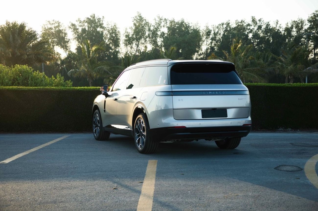 Lynk & Co 900 FLAGSHIP