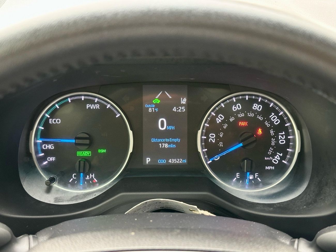 تويوتا راف ٤ 2022 Model XLE Hybrid 2.5L V4 Full Option Very Clean And Perfect condition