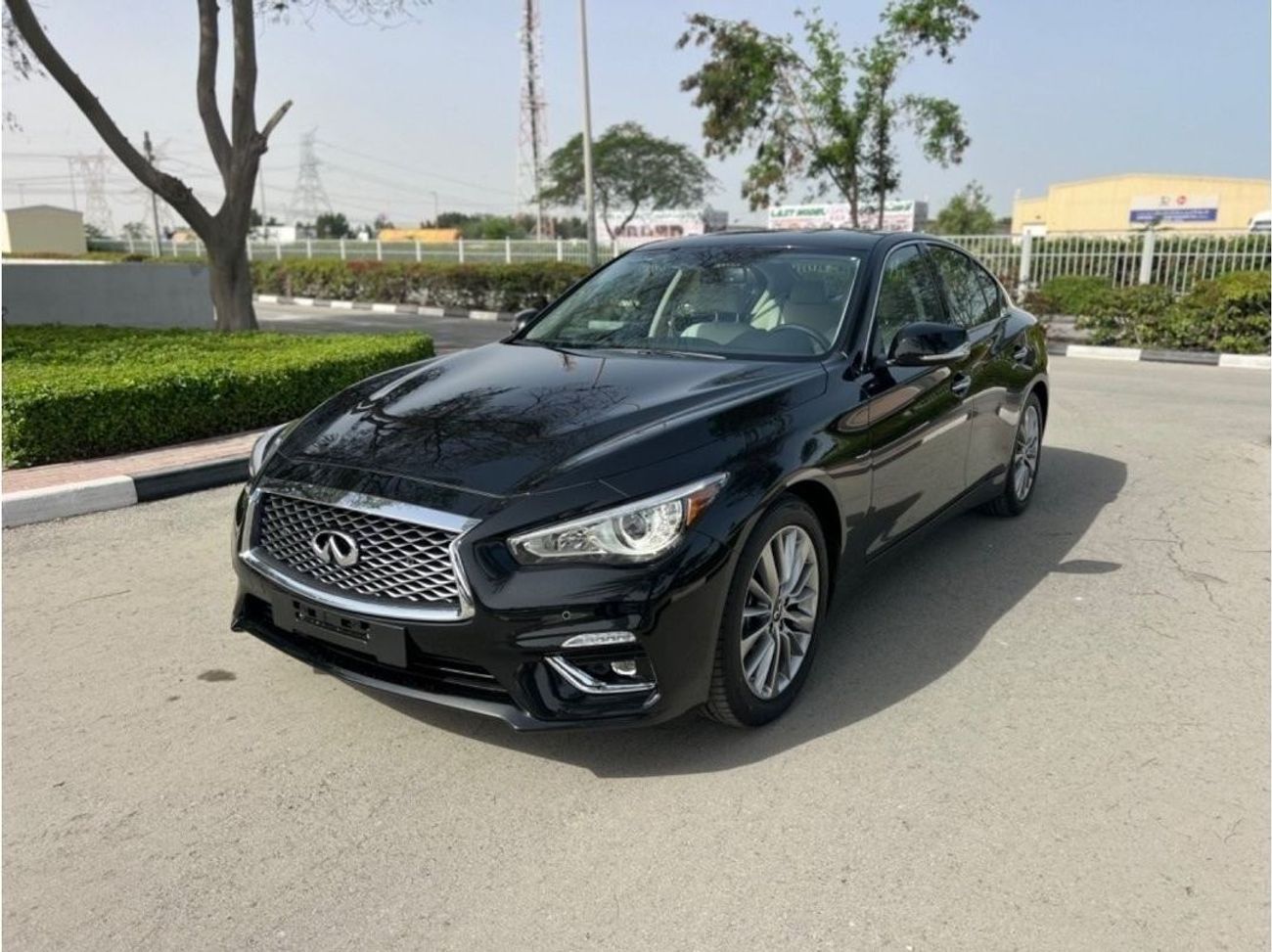 Infiniti Q50 Luxe 3.0L
