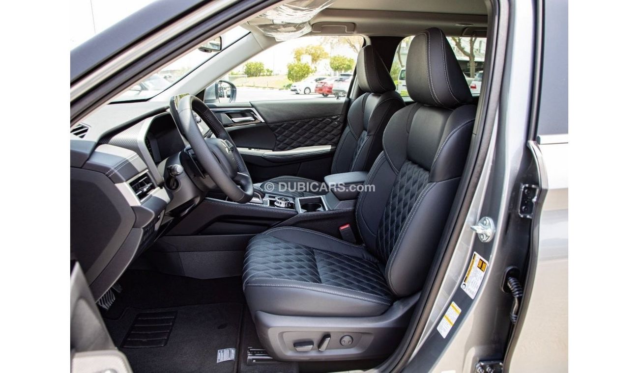 ميتسوبيشي آوتلاندر S-AWC 4WD/Pano-Roof/360camera/7seats. Local Registration +10%