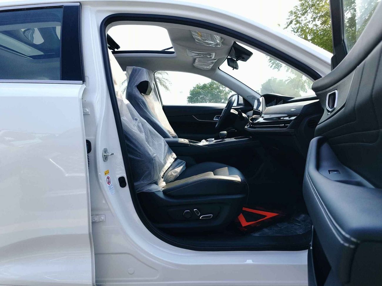 تشنجان يوني ك Hybrid / Petrol 1.5L V4 / Exclusive Offer on Call (Can be used in UAE)