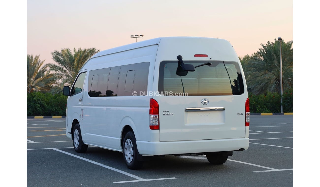 Toyota Hiace 2015 | COMMUTER DLX HIGHROOF | 15 SEATS - DIESEL - M/T | GCC SPECS | EXCELLENT CONDITION