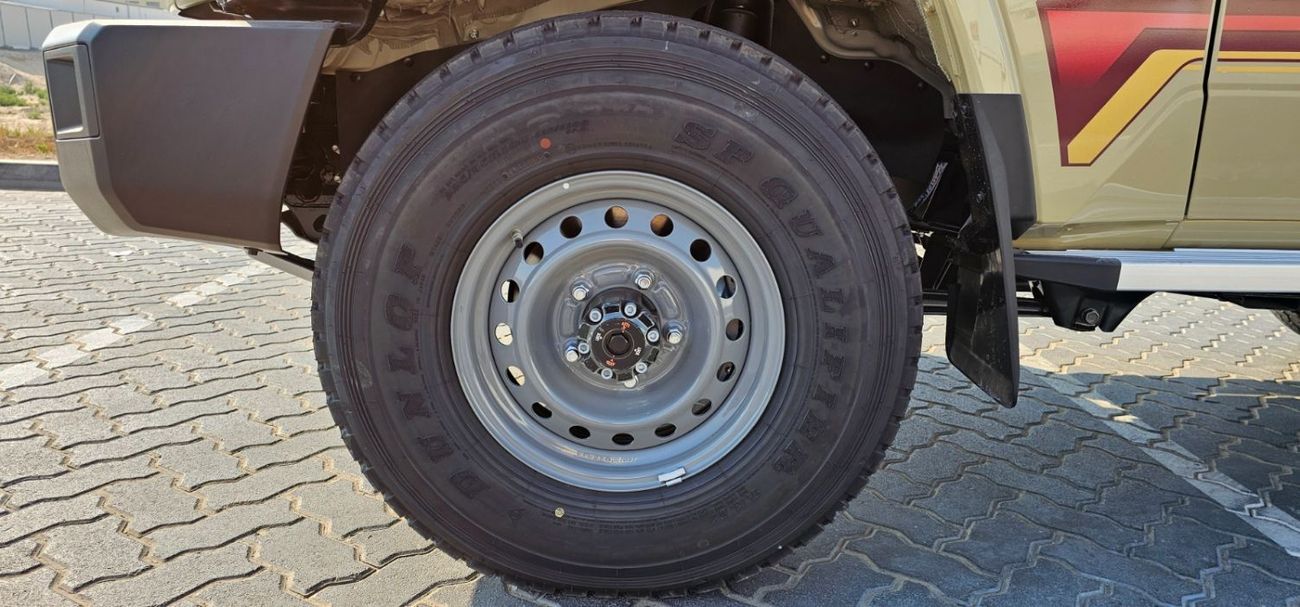 تويوتا لاند كروزر 70 ECTGEN002 - 2025 TLC71 Hardtop SWB 2.8L Diesel Auto Beige