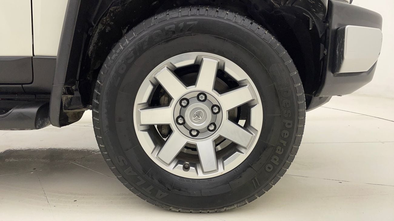 Toyota FJ Cruiser GXR 4 | Zero Down Payment | Home Test Drive