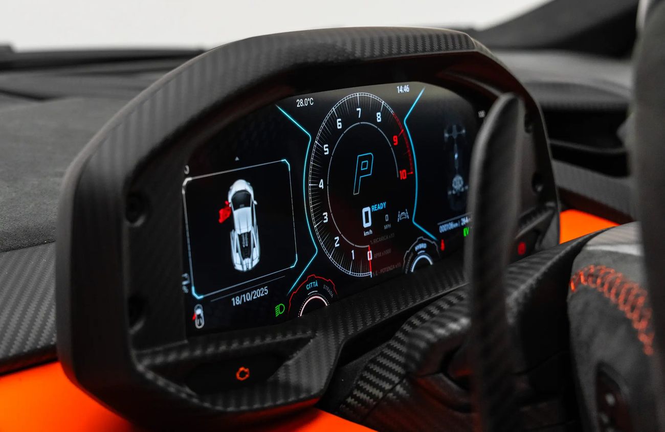 لامبورغيني ريفويلتو 6.5L V-12 Naturally Aspirated Engine + eMotor