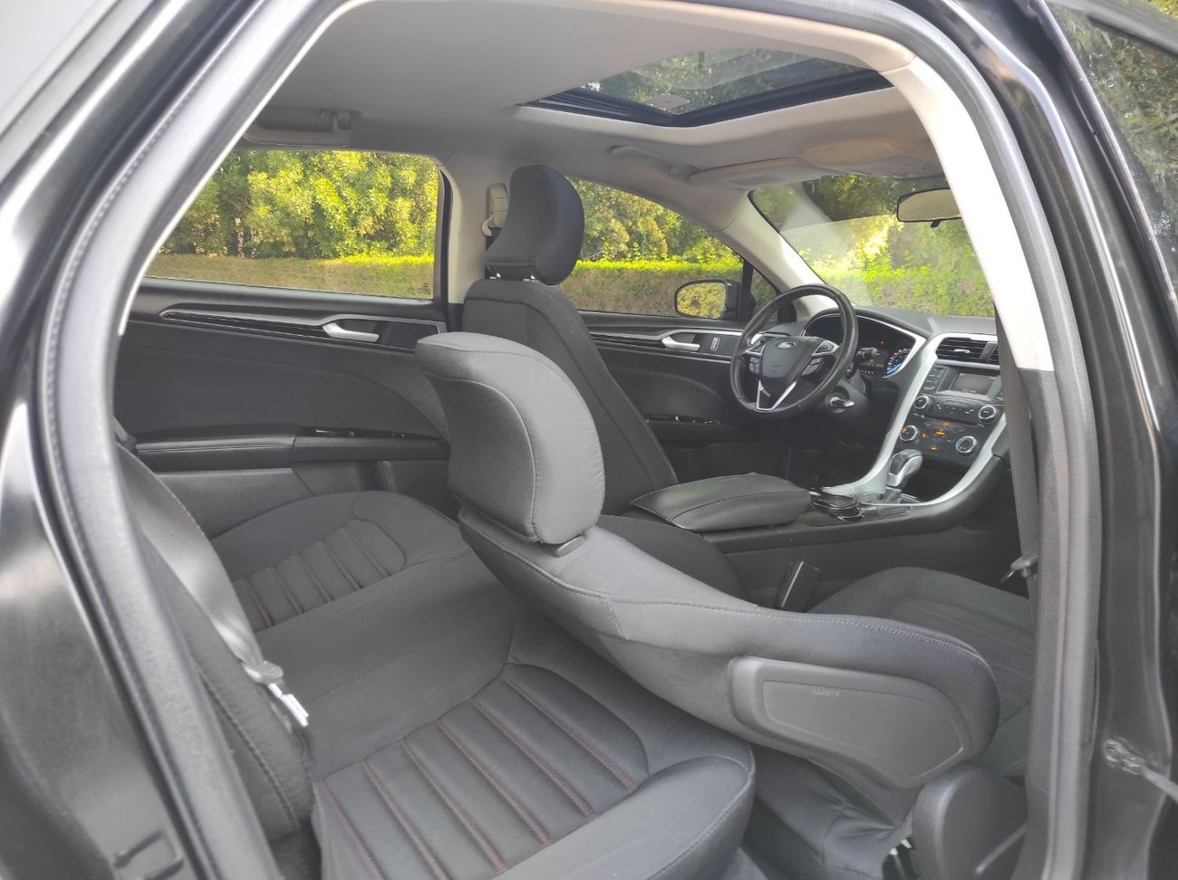 فورد فيوجن SE 2.0L Ford Fusion 2015 gcc V4 full opstions