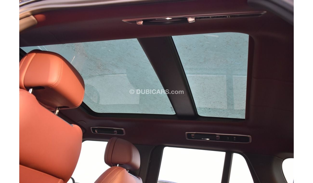 Land Rover Range Rover SWB 4.4L V8 - 2023 - EUR SPEC - BLK_DRK RED (SPL. EXPORT OFFER)