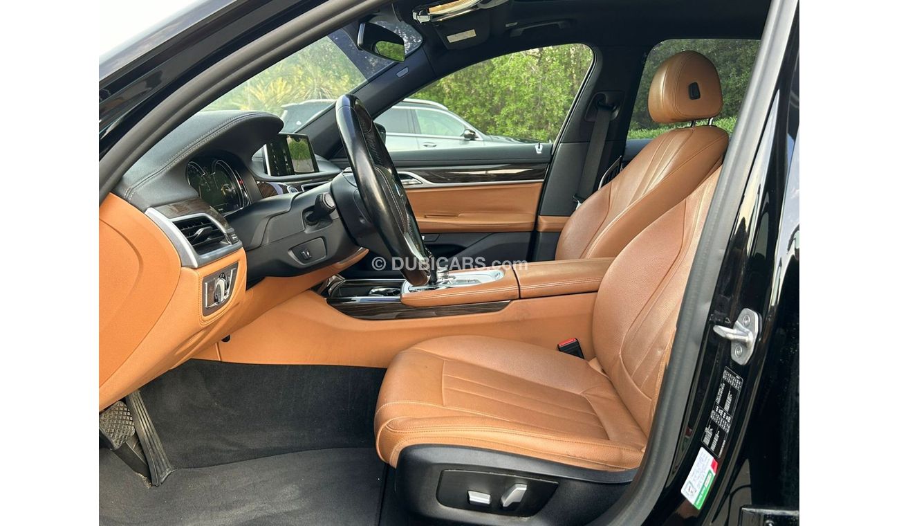 BMW 730Li Executive BMW 730 LI 2018 GCC OPGINAL PAINT // 2keys // ACCIDENT FREE // PERFECT CONDITION