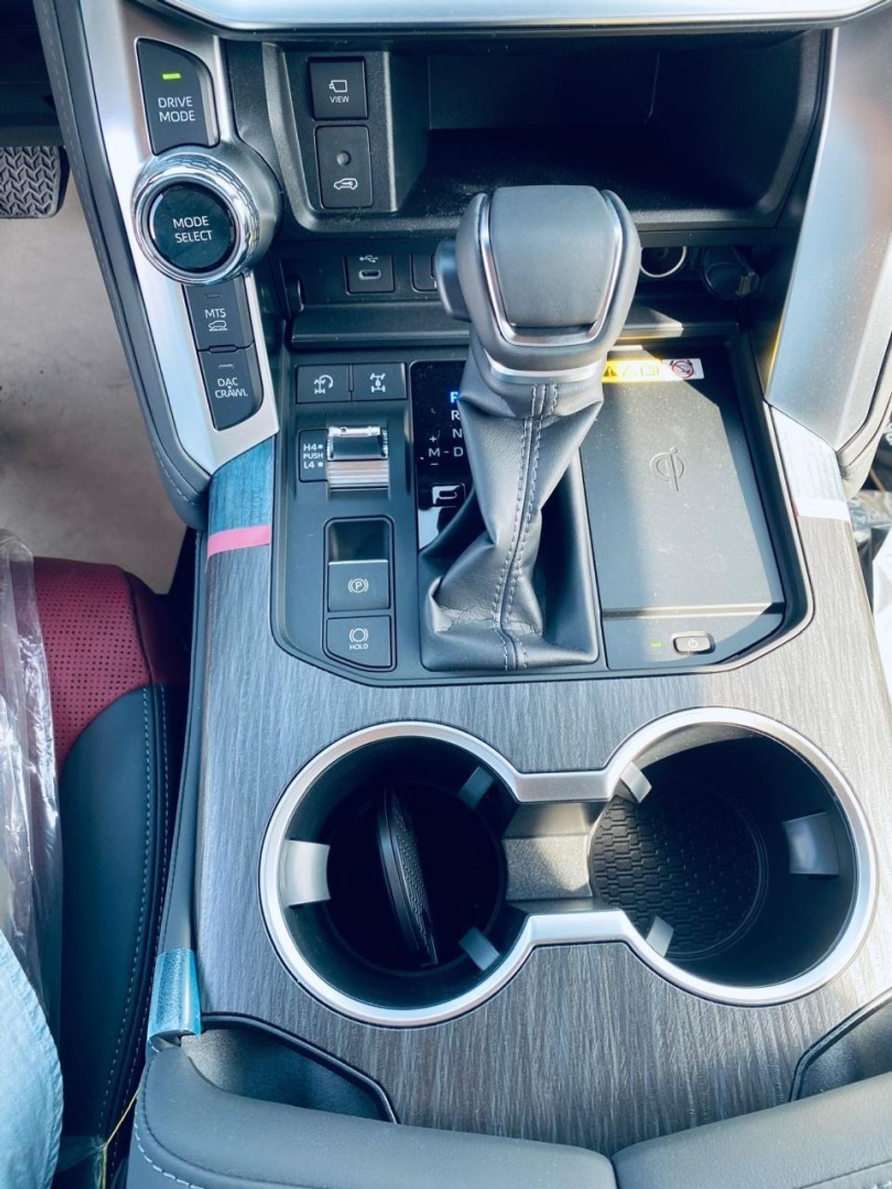 Toyota Land Cruiser TOYOTA LC300 VXR 3.5L TT PETROL 2026 MODEL GCC