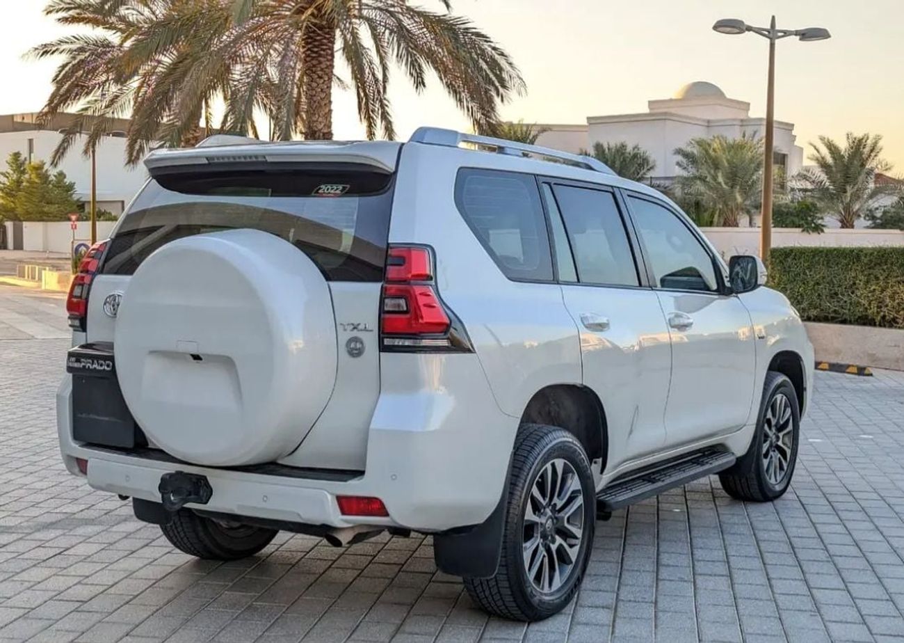 Toyota Prado Toyota prado 2022MODEL 4.0 Txl Petrol Engine Colour white push start Transmission Automatic Interior