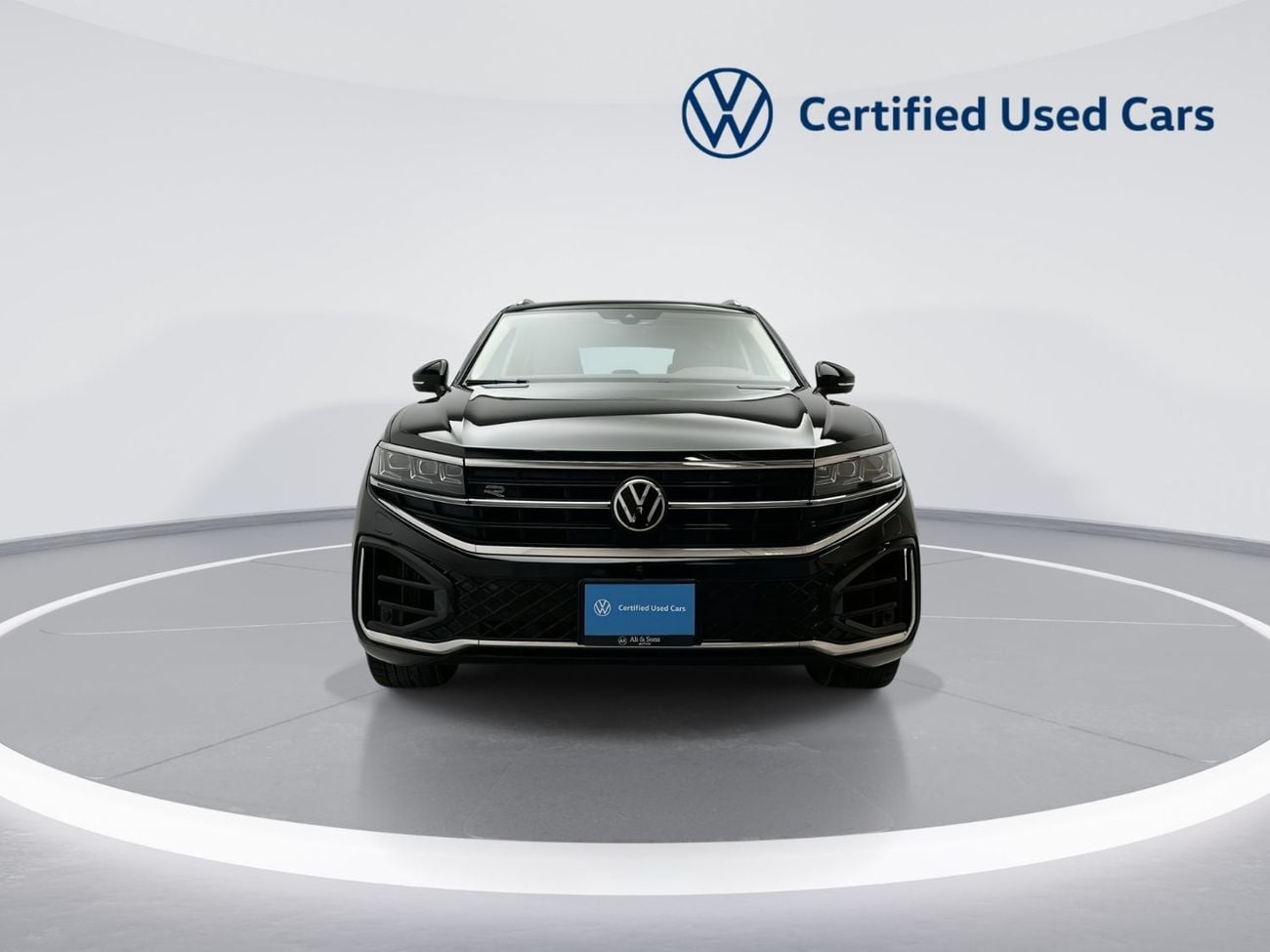 Volkswagen Touareg R-LINE + 3L | Premium Varenna Leather | Massage Seats | Panoramic Sunroof & Advanced Driver Assistance