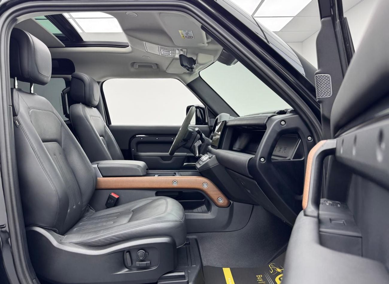 Land Rover Defender 2022 Land Rover Defender 90 HSE P400, 2026 land Rover Warranty, Full LR Service History, GCC