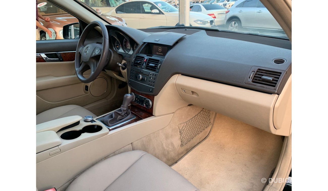 مرسيدس بنز C 300 Mercedes C300_American_2011_Excellent_Condition _Full option