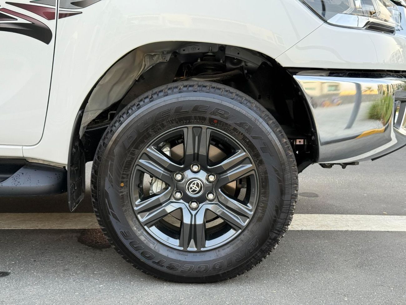 تويوتا هيلوكس Toyota Hilux 4x4 2.4L full Option automatic gearbox