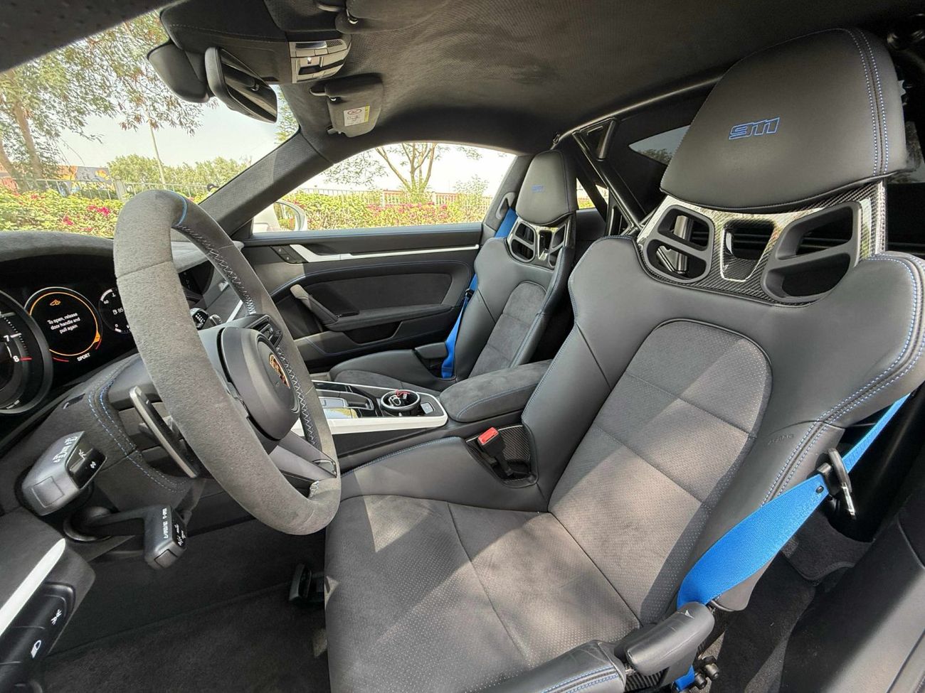 Porsche 911 Dakar 3.0L (475 HP) Coupe GERMAN SPEC NEAT AND CLEAN LESS KILOMETER