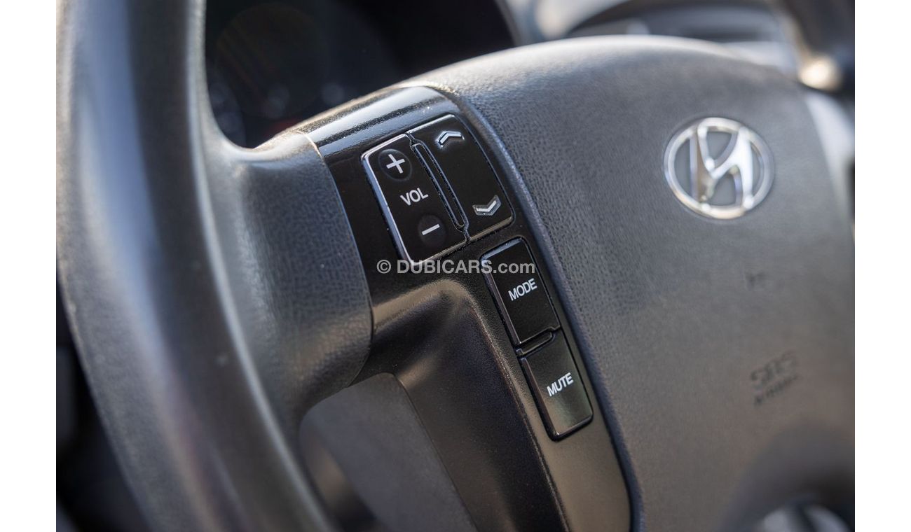 هيونداي H-1 Std 2019 12 Executive Seats Fully Automatic - 2.4L, 4cyl Petrol A/T | GCC Specs | Book Now