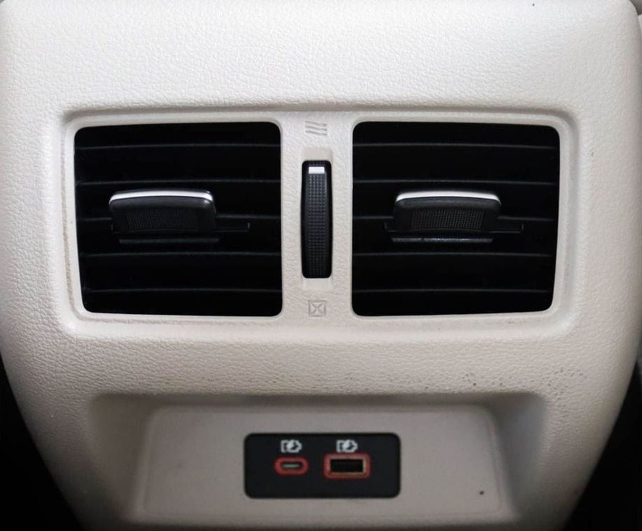 Nissan Altima 2.5 S Nissan Altima 2.5L 2019 GCC  accident-free in excellent condition 893 P.M