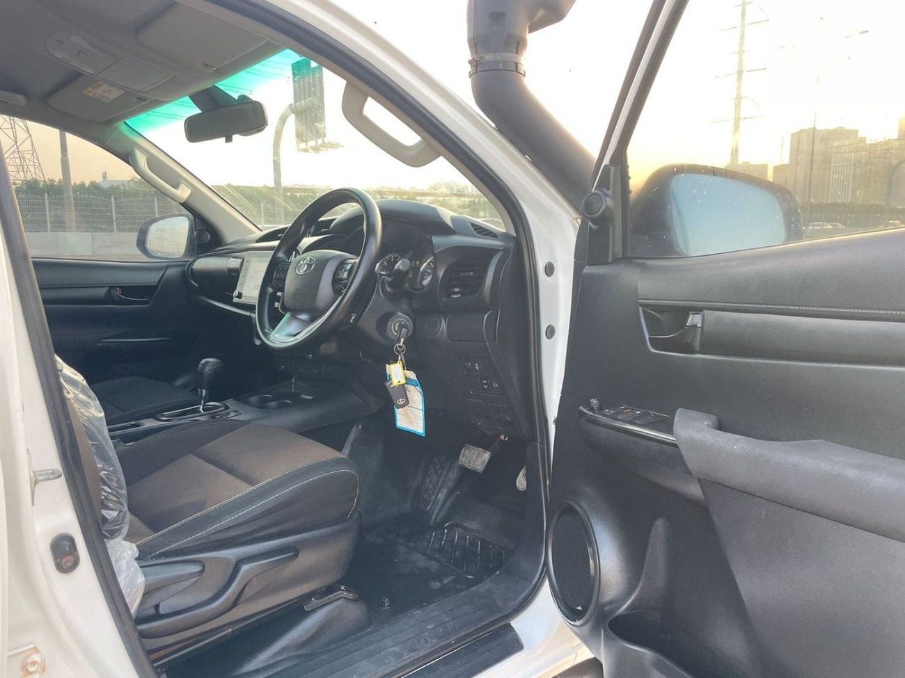 Toyota Hilux diesel 2800 cc ,automatic gear ,right hand drive ,for export only