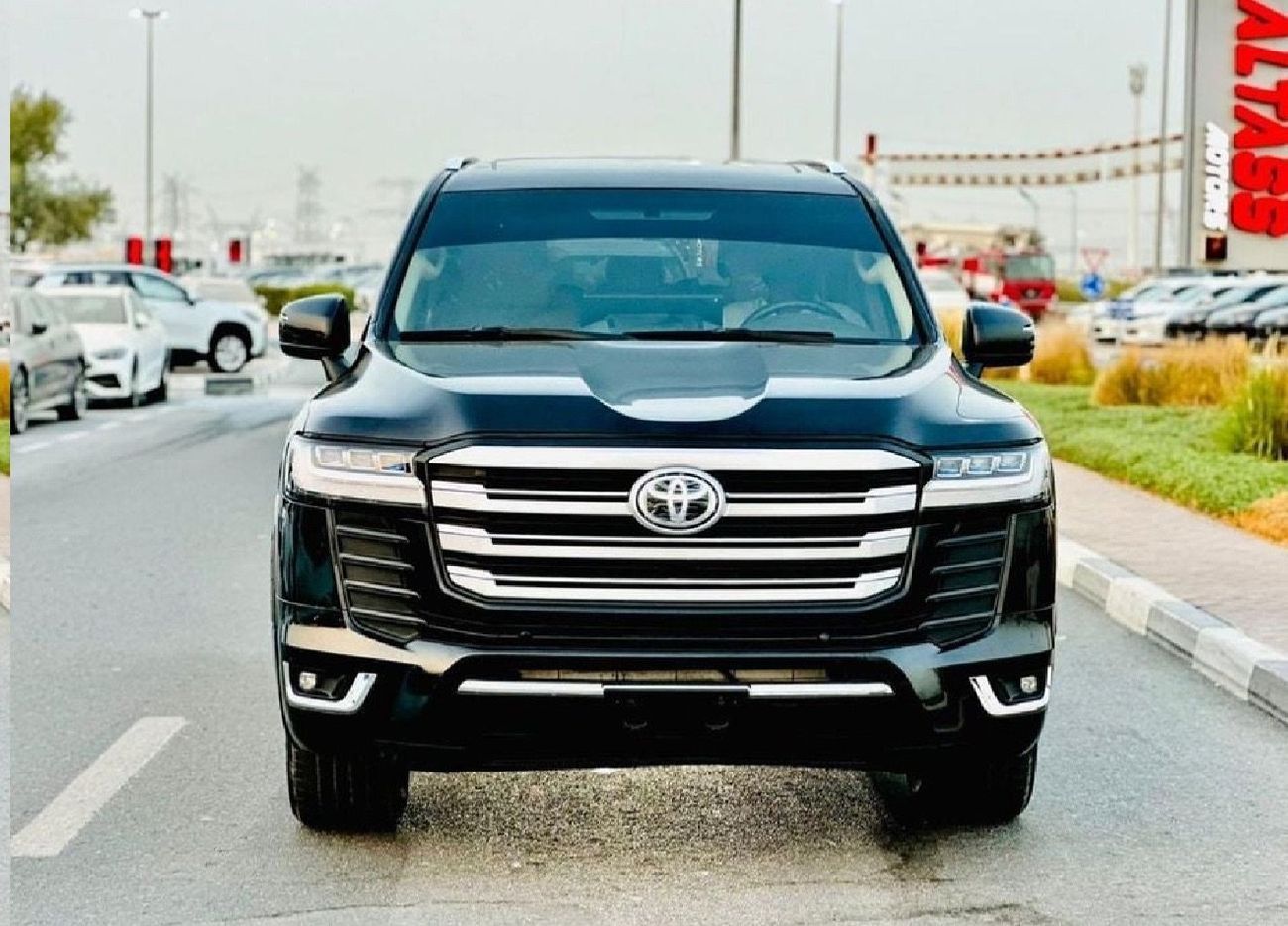 تويوتا لاند كروزر GXR 2012 Facelift to 2024 Shape LC300 Full Option Very Clean And Perfect condition