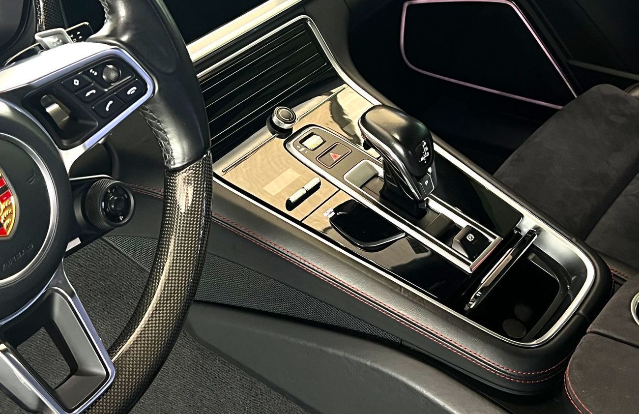 Porsche Panamera GTS 4.0L (475 HP) GTS 2020 American Specification