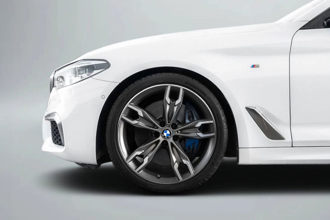 بي أم دبليو M550i