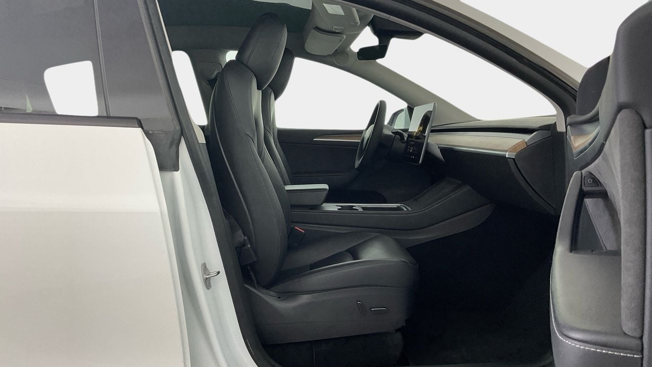 Tesla Model Y Long Range (Dual Motor) | upto AED 20,000 Ramadan Discount | Guaranteed Warranty | 0 Down Payment