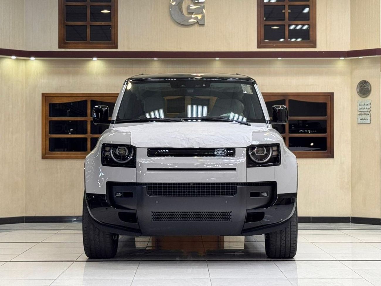 لاند روفر ديفندر  DEFENDER X DAYNAMIC HSE P 400