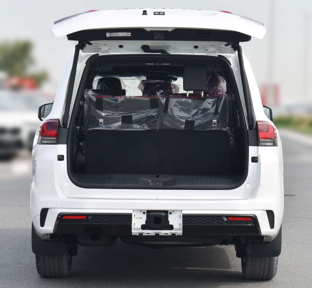 تويوتا لاند كروزر Toyota LC300 VXR 3.3L Full with radar 2025