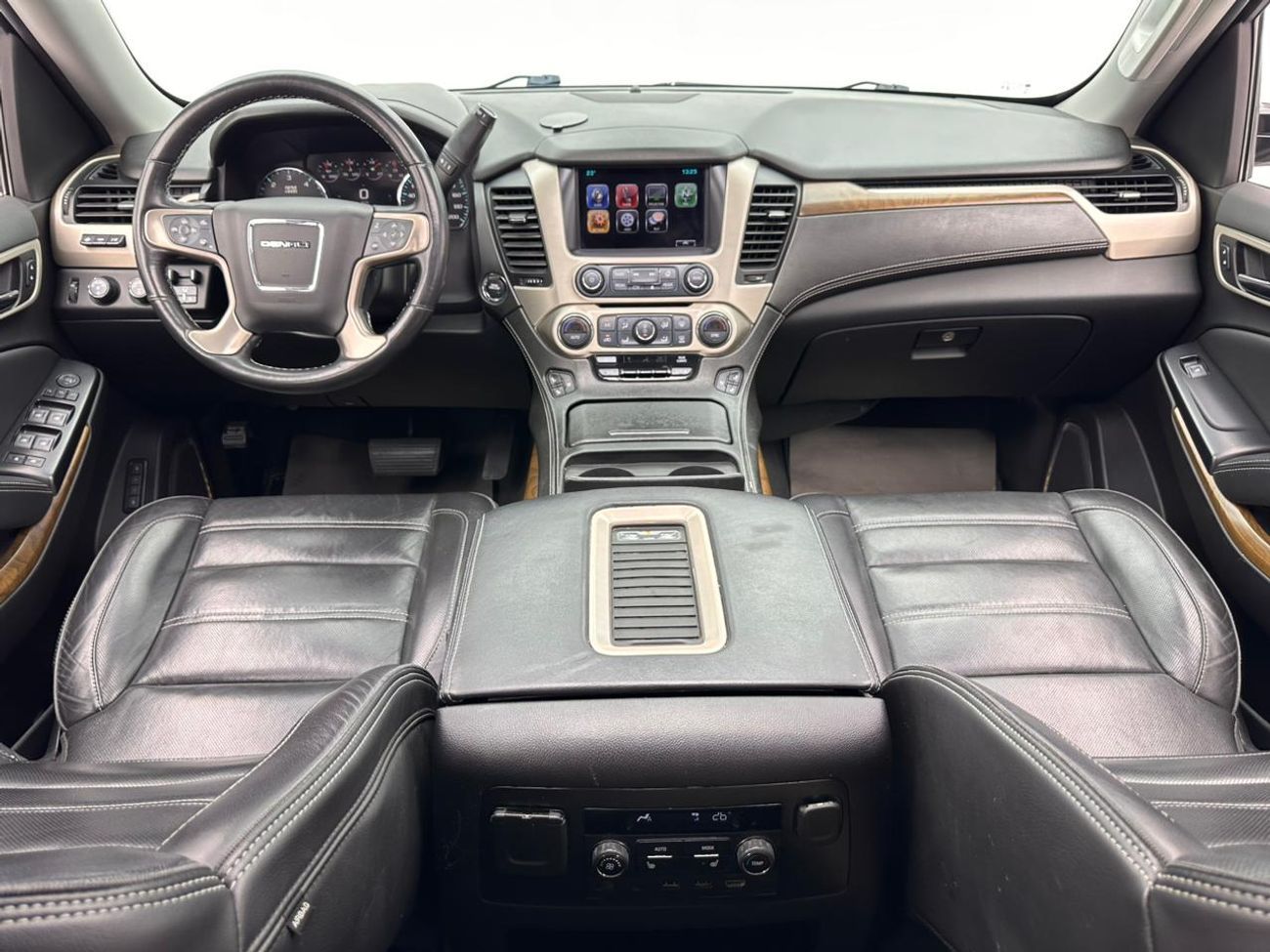 جي أم سي يوكون 2020 GMC Yukon Denali, 1 Year Warranty Unlimited Km, 07/2026 GMC Service Contract, GMC FSH, GCC