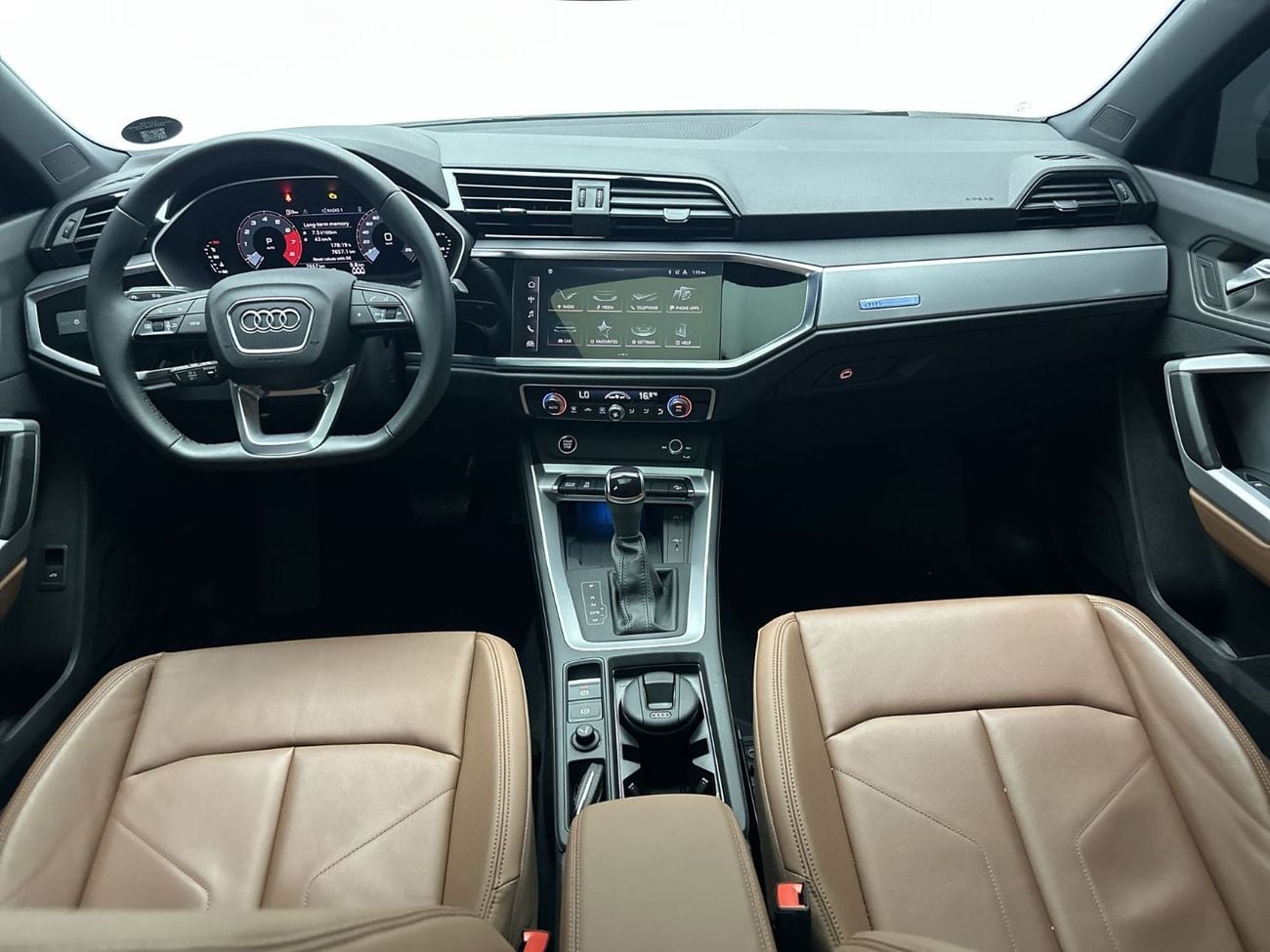 Audi Q3 35 TFSI Advanced 2.0L Q3 Sportback 35 TFSI 150hp (Ref# 75853)